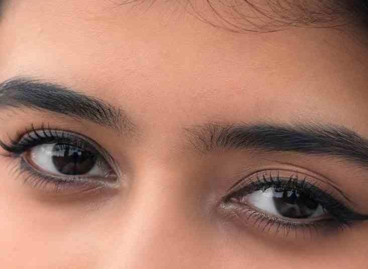 Girl eye photo Editing Prompt